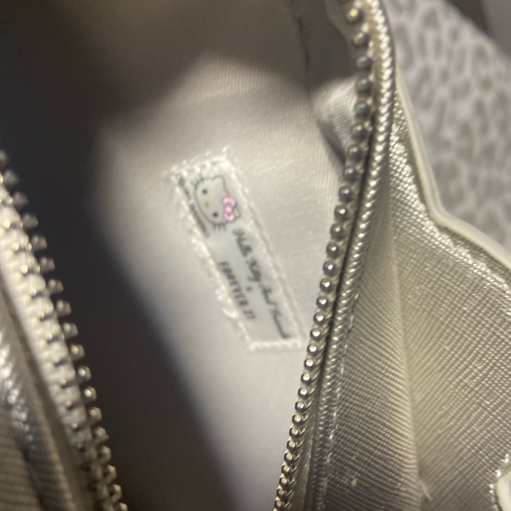 Hello Kitty Rhinestone Purse - Picture 4 of 4
